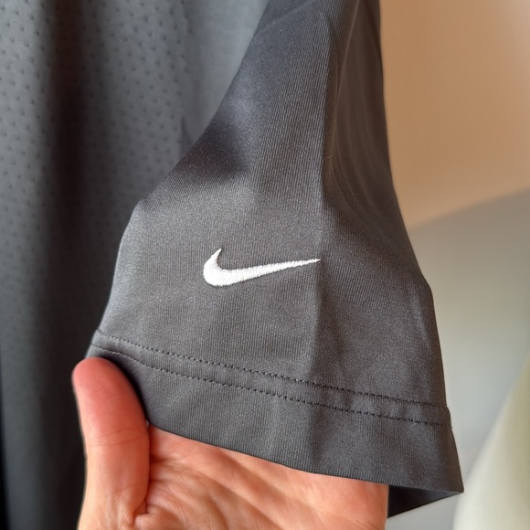 Nike Men's Charcoal Grey Golf Polo - Picture 3 of 9